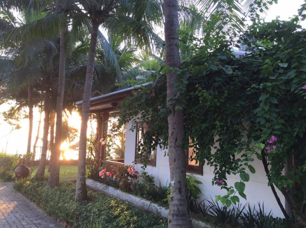 Lăng Cô Beach Resort