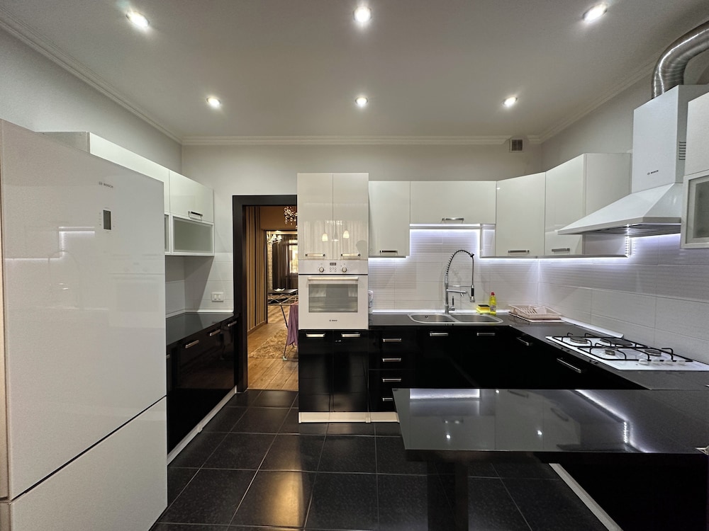 Apartment by Luxe Group MA777