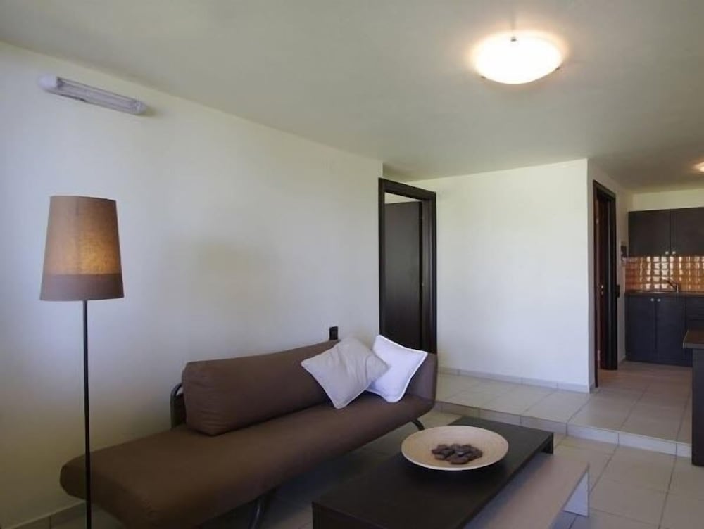 Agnanti Suites