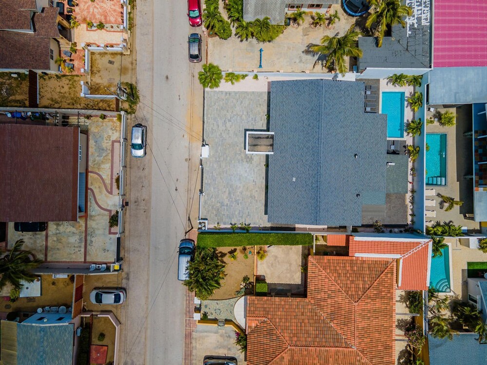 NEW 5BR Villa w Privatepool 3min to Eagle Beach