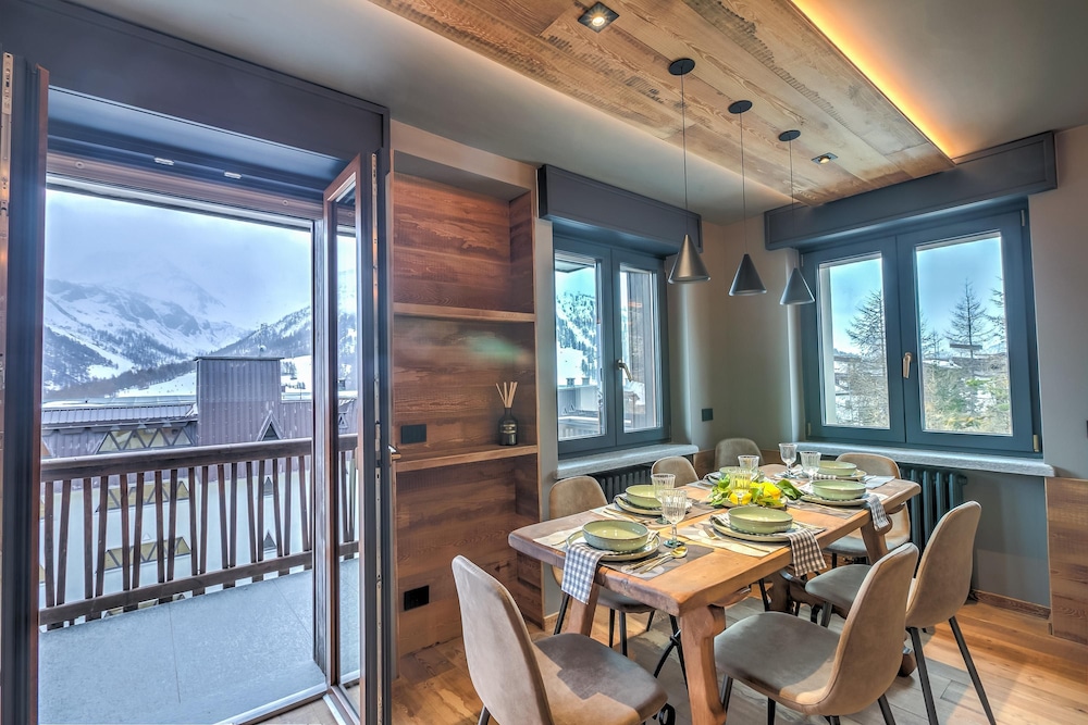 Simona Luxury Apartment few Steps From sk