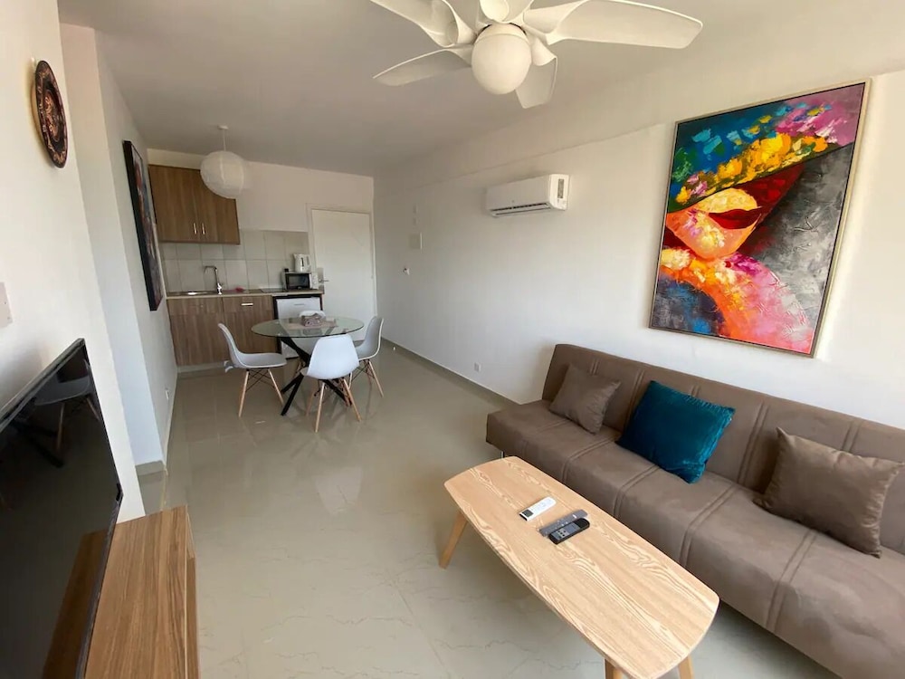 LARNACA BAY SUITES