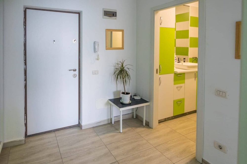 Stunning Green Studio 43 view 5