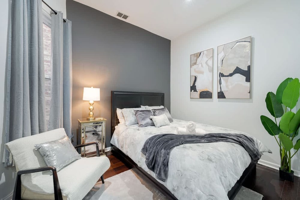 Chic and Cozy 3-bed Escape in Chicago