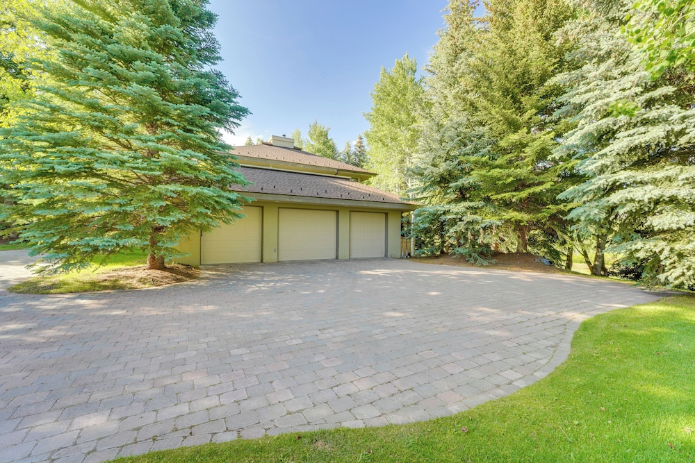 Expansive Sun Valley Home Close to Slopes!
