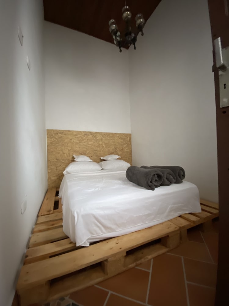 Spacious Villa Steps From Beach at Kingston! view 4