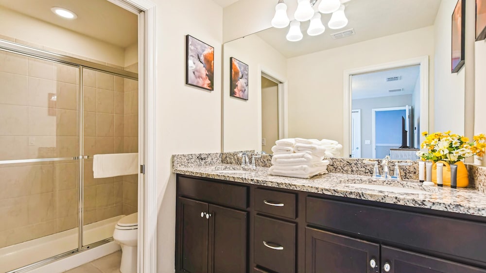 Lakeview Cozy Home 8br Villa w Pool Spa Disney view 2