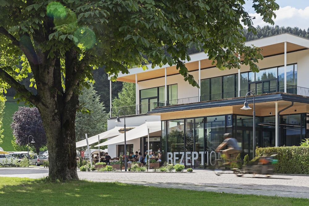 natürlich Hell. Aparthotel & Camping