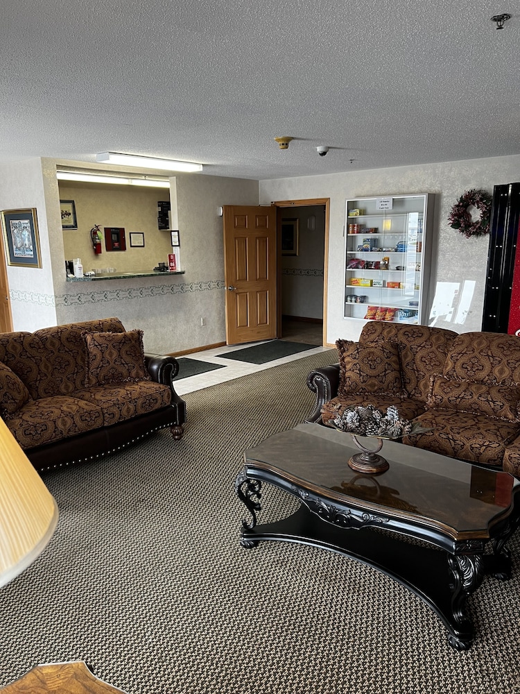 Budget Host Inn & Suites