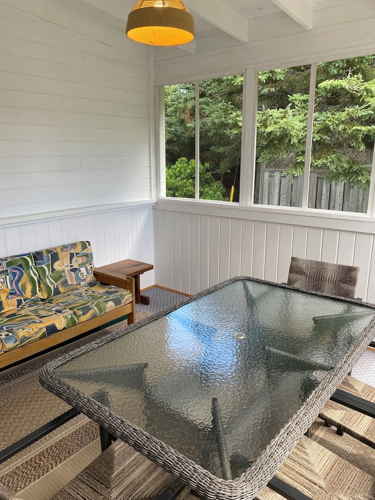 Parkside Cottages and Suites