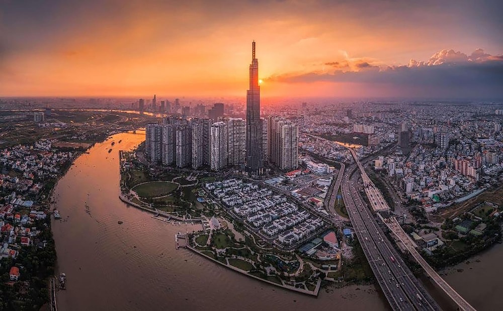 Apartment Landmark 81 by Urban Home