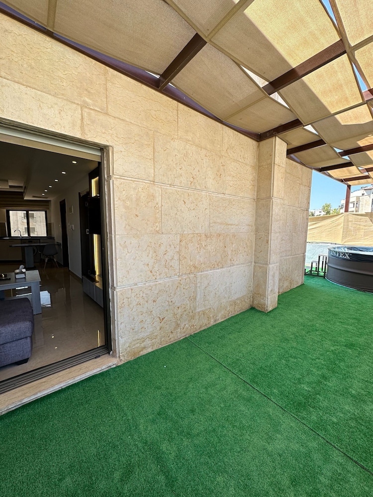 Luxurious Amman Apartment With Private Pool and Modern Amenities