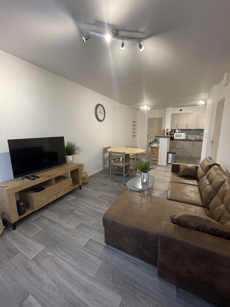 Apartment in Yvre-l'eveque Near Le Mans Circuit photo 5