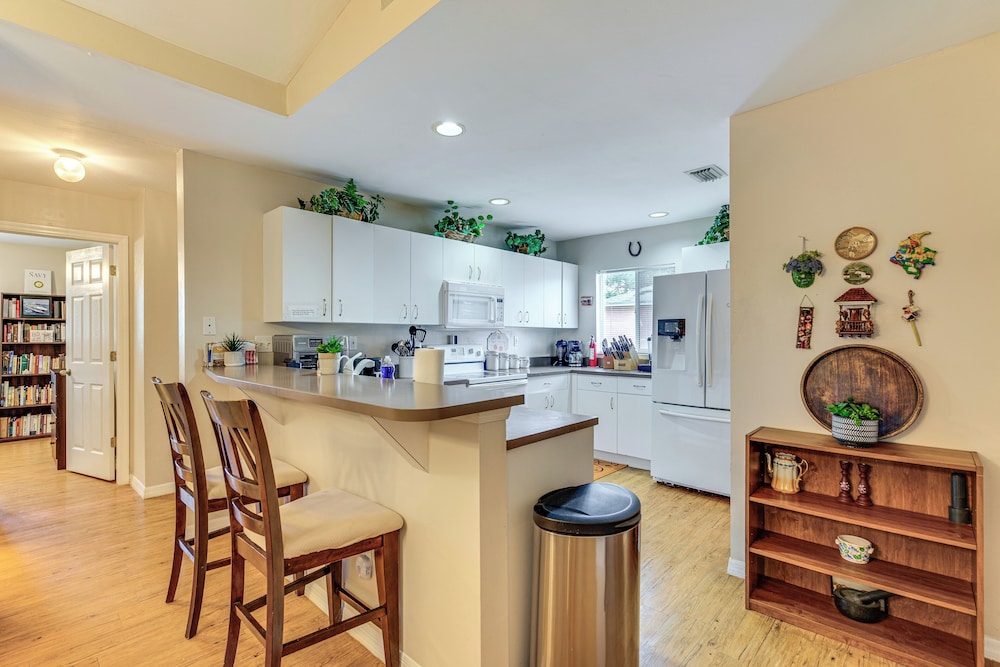 Family Home w/ Pet-friendly Yard in Fort Myers!