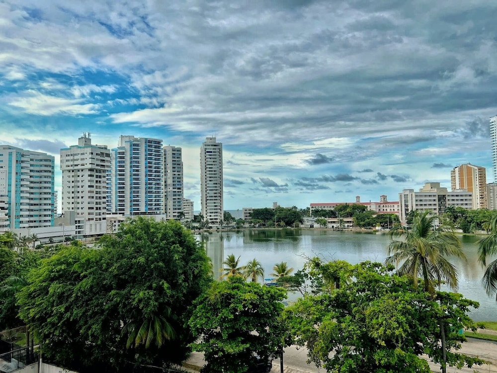 ESTUDIO CON VISTA AL LAGO BY PARCEROS G
