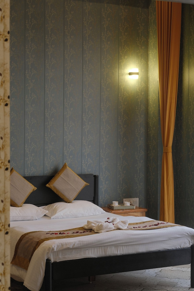 Qila Hotel