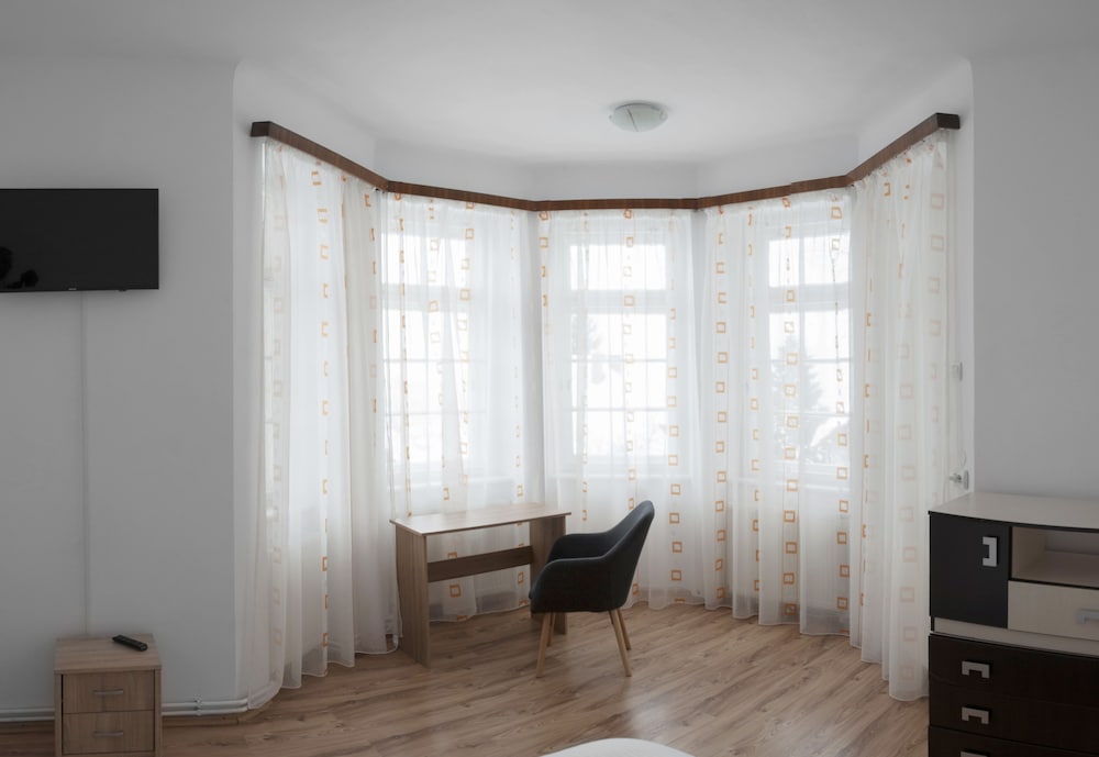 Iezer Residence
