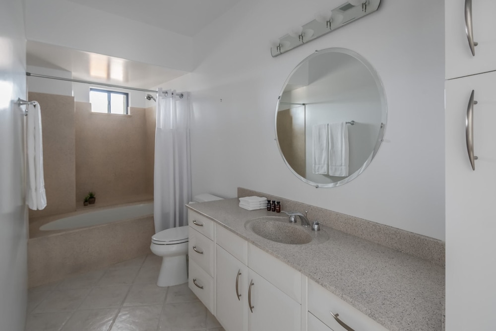 Fallbrook by Avantstay Secluded Home on 40acres W/pool, Rooftop & Trails!