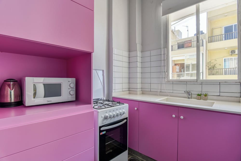 The Pop House 2-BR Apt in Mar Mkhayel