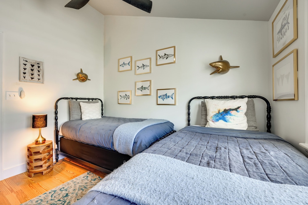 Steps to Sand: Townhome w/ Balcony in Jax Beach!