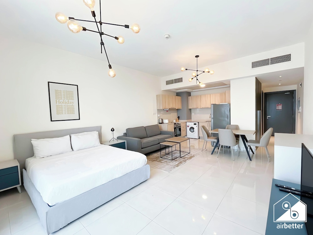 Gorgeous Studio With Balcony Business Bay