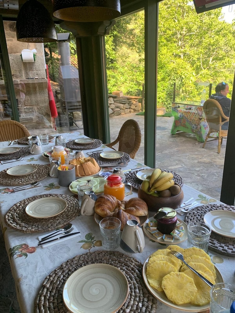 Casa Escondida Aveiga