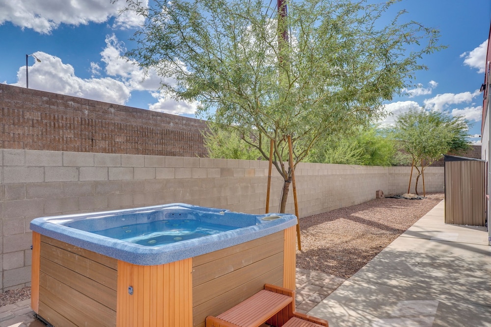 Patio & Shared Hot Tub: Tucson Fourplex Townhome!