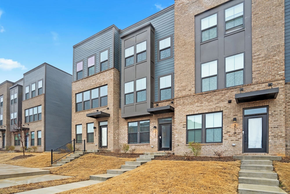 Luxe King 3BR Townhouse Uptown Charlotte