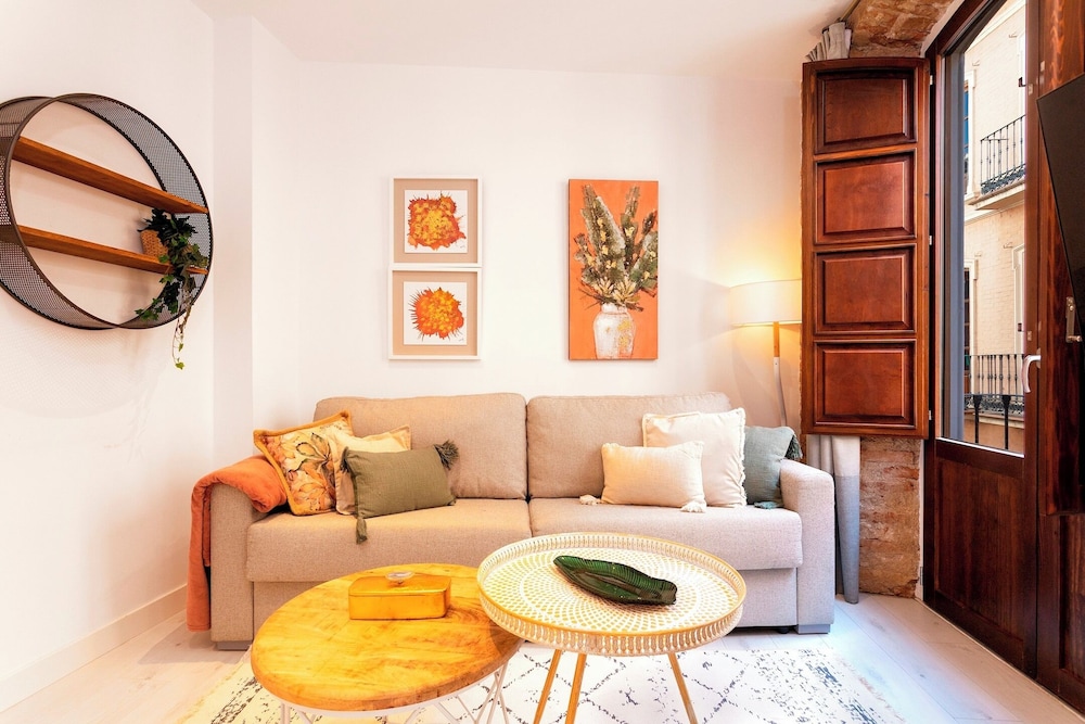 Stunning One-bedroom Apartment Near the Cathedral Zacatin 201