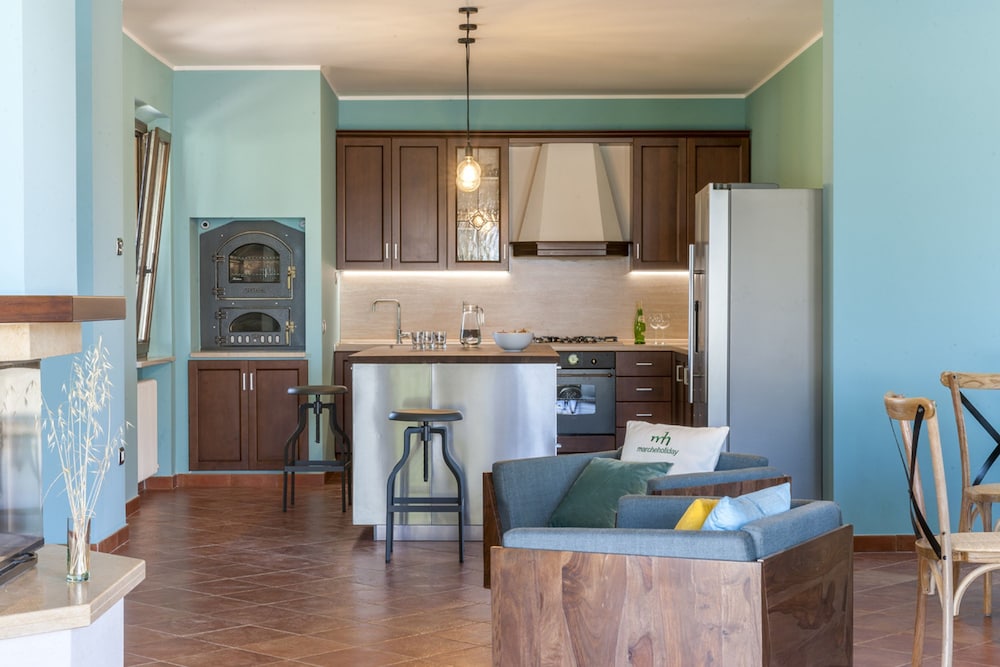 Villa Traiani 8 2 by Marche Holiday Villas