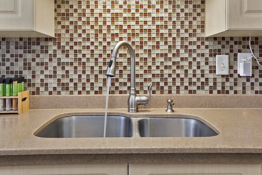 Magnolia Pointe Luster Leaf 4875-304 3 Bedroom Condo
