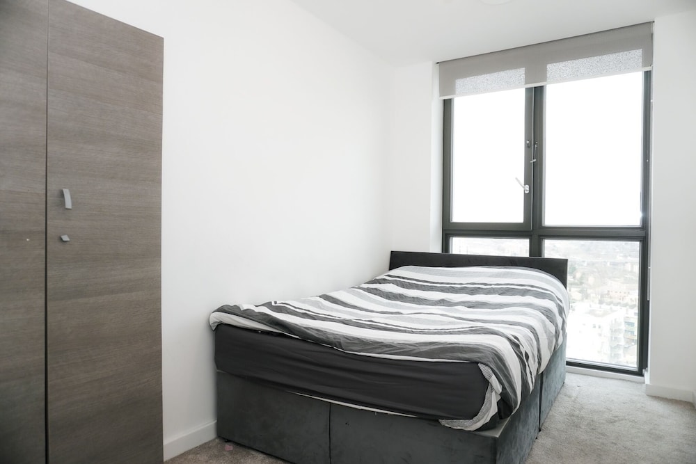 2br-360 Views-balcony-parking-wifi-smarttv