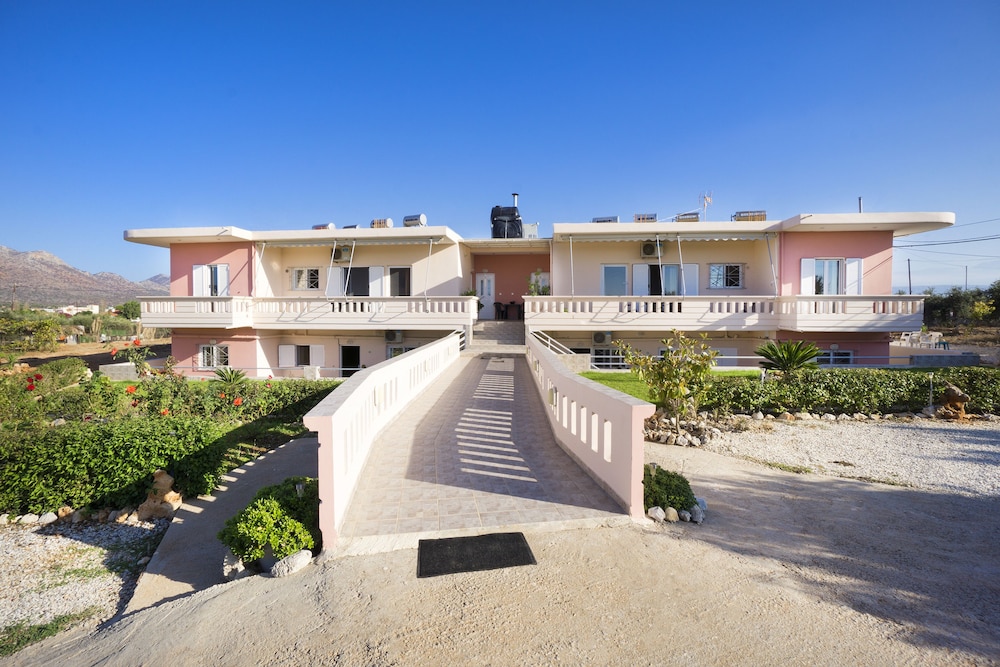 Skamagkas G. Apartments