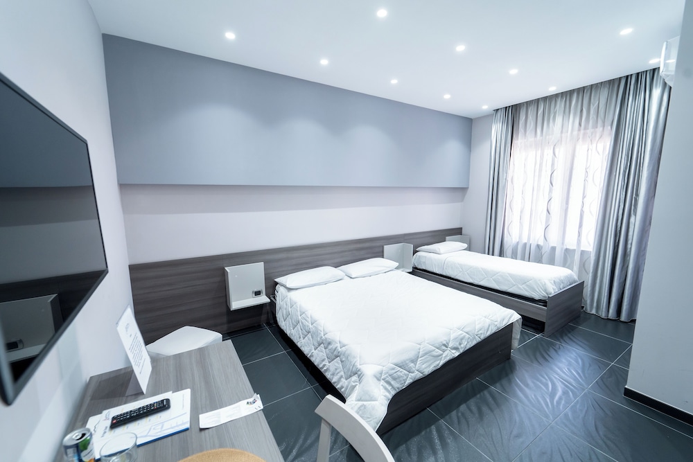 B&B Le 4 Stagioni Dante's Suites by ClaPa Group Dislocated Hospitality