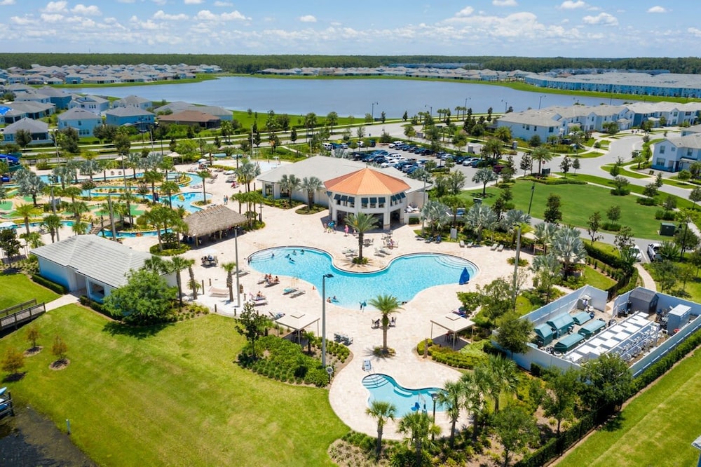 Gorgeous 2Bd Close to Disney Storey Lake Resort 303 3121
