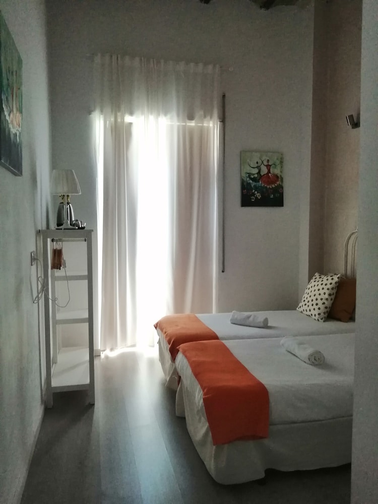 ISA SEVILLA Suites