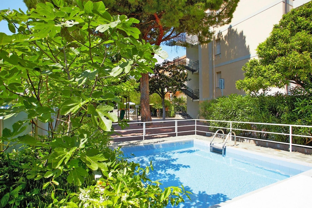 Apartment in Pietra Ligure photo 2