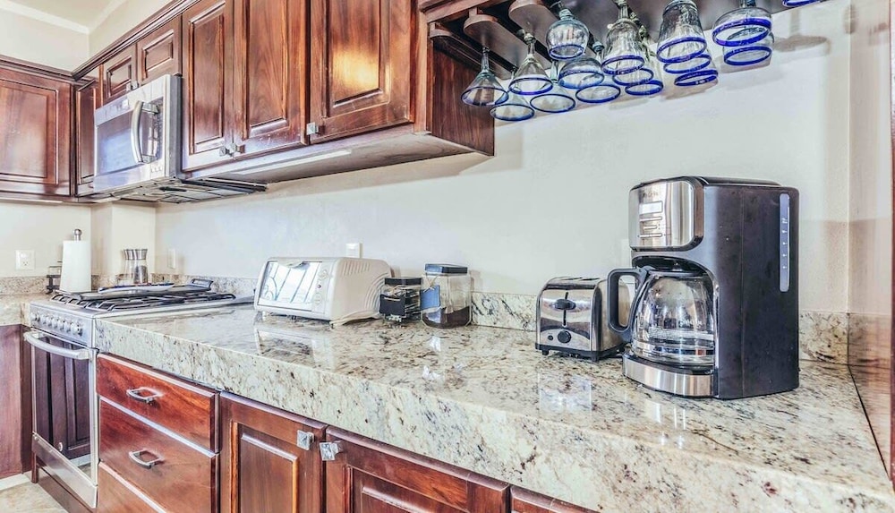 Ocean View 2Br Condo-balcony-beach-pool - 805