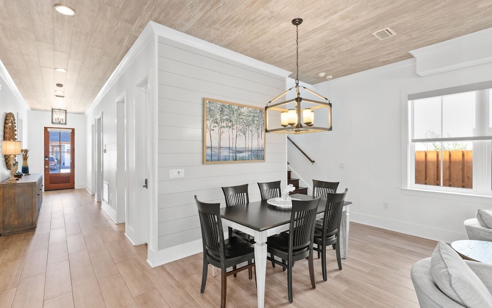 5BR Home w/ Private Heated Pool, Golf Cart, 4 Bikes, Near 30a!