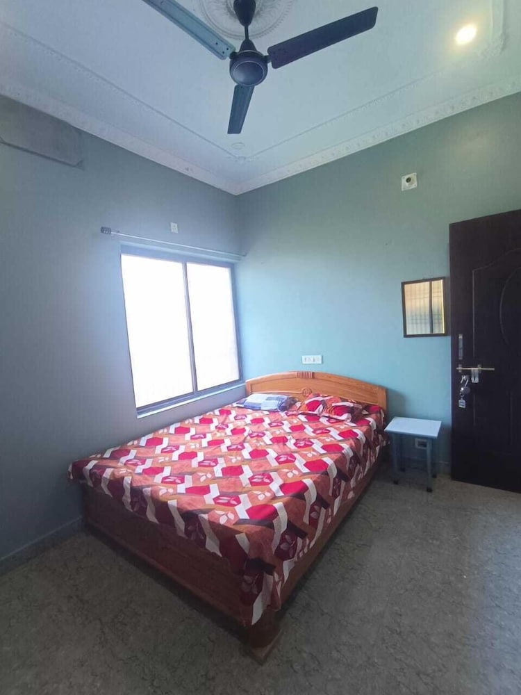 Om Guest House
