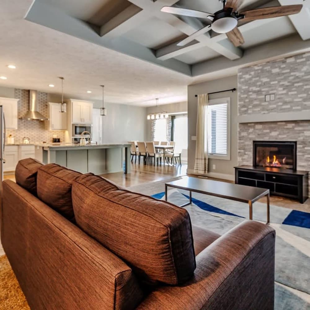 Luxury Retreat Modern 5BR Ranch in Bennington