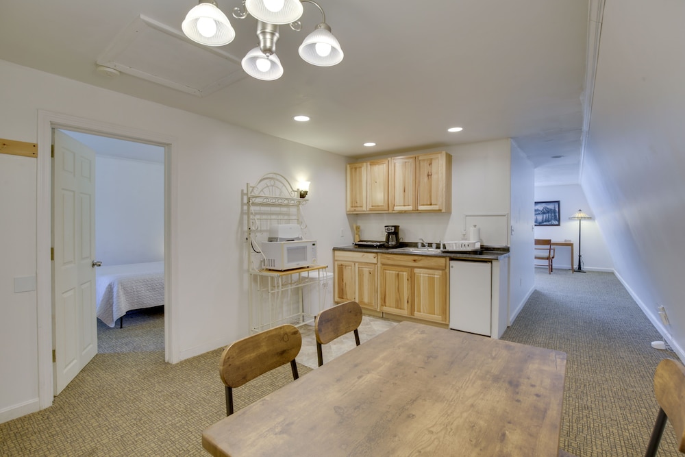 Old Orchard Beach Vacation Rental, Walk to Ocean! view 2