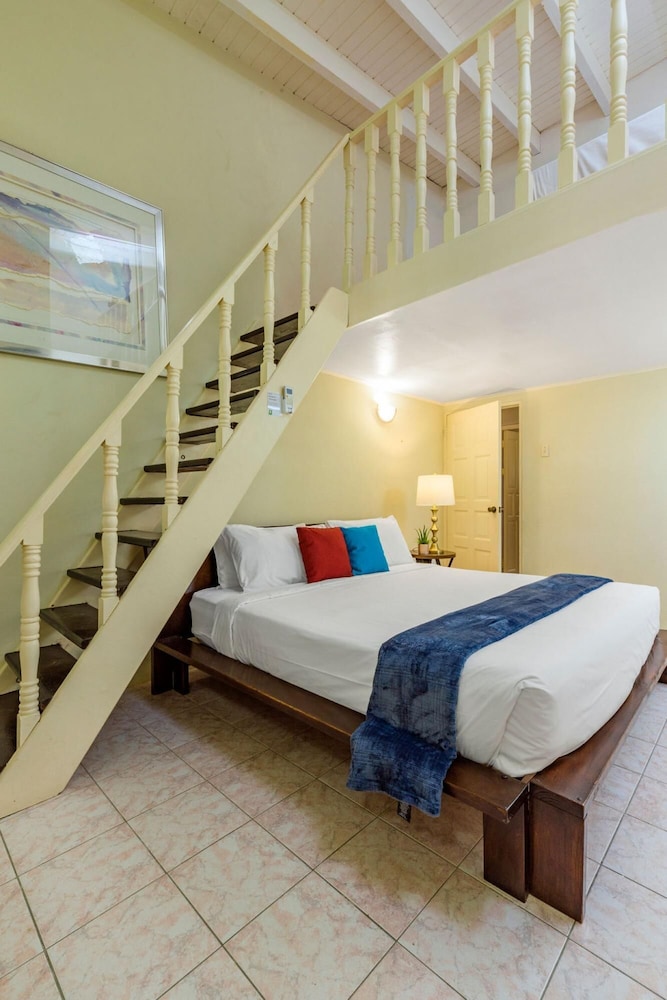 Sleeps 16 Palm Beach - 6BR Villa w Private Pool