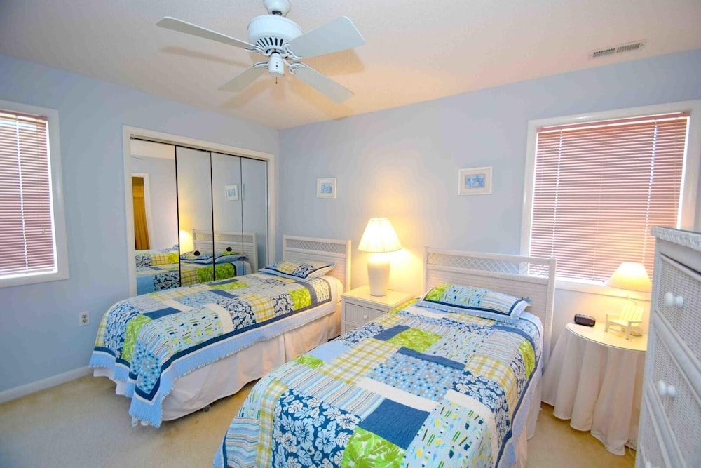 Seascape-heron Harbour 204-4 2 Bedroom Condo by RedAwning