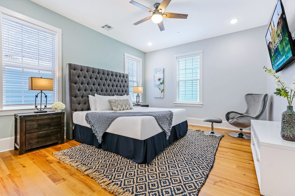 New Orleans Vacations - Stunning 4 5 BRs w Pool by Hosteeva - Property Image 57