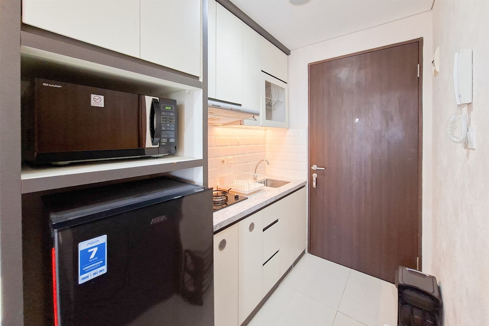 Modern Monochromatic Studio At Transpark Bintaro Apartment
