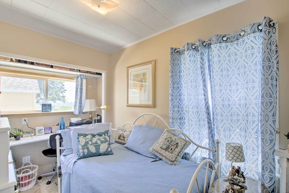 Eclectic Manitowoc Vacation Rental Near Marina! view 5