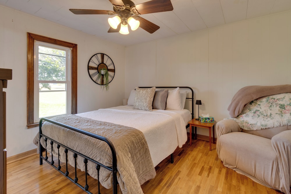 Pets Welcome: Tranquil Retreat w/ Yard in Jewett!