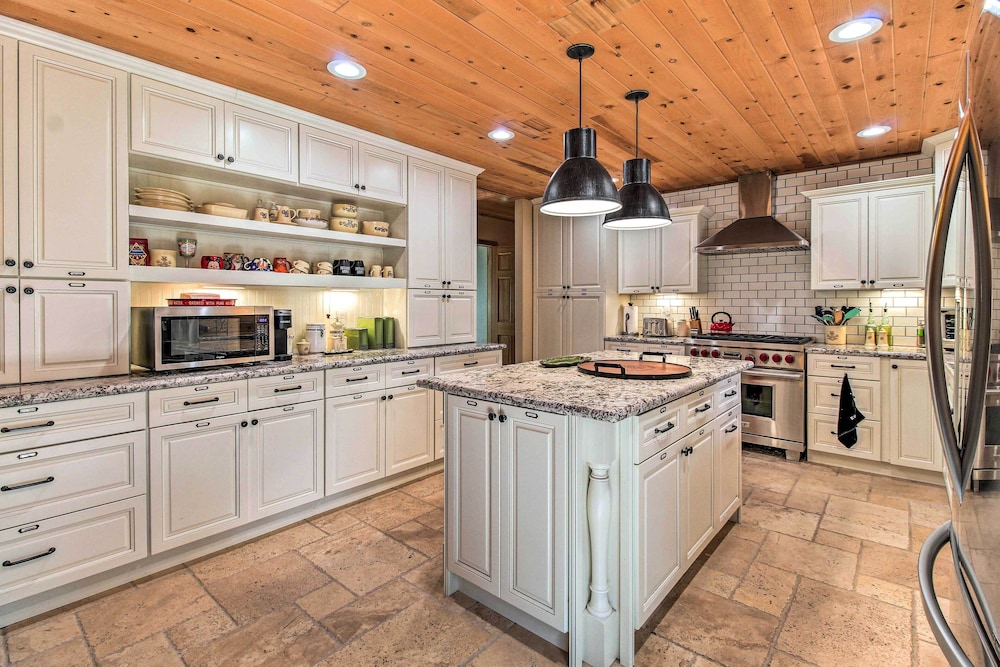 Family Game Room: Spacious Overgaard Cabin