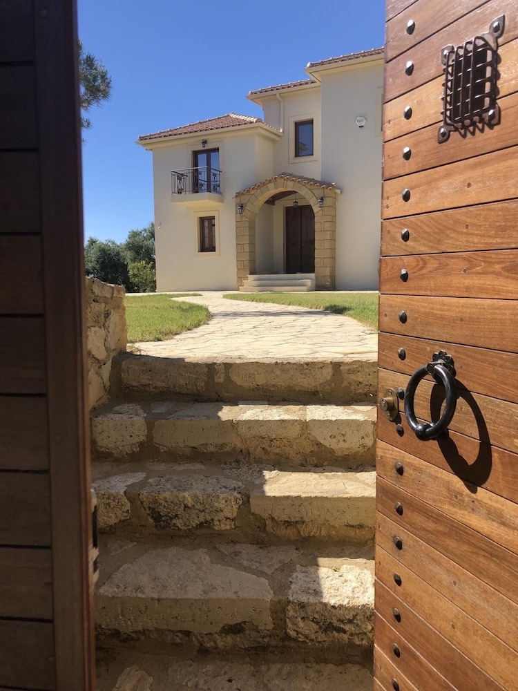 Onirozo Villa